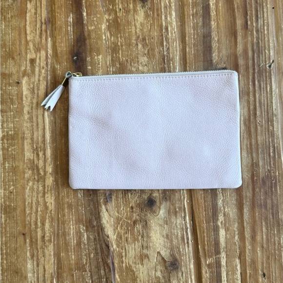 Madewell Handbags - EUC Madewell Leather Clutch/Pouch in Lavender/Pale Pink